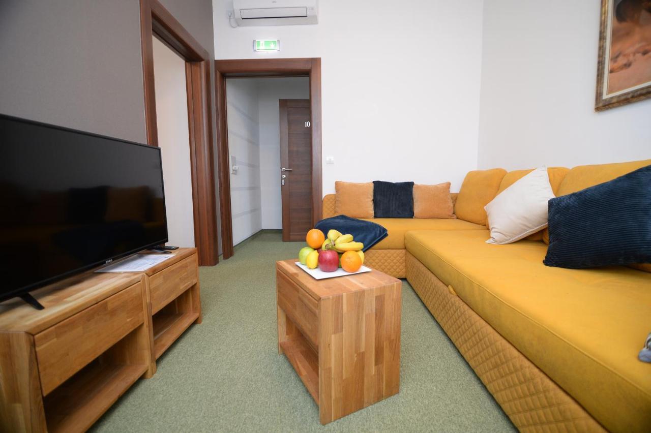 Apartmani Carolija Lucani Eksteriør bilde